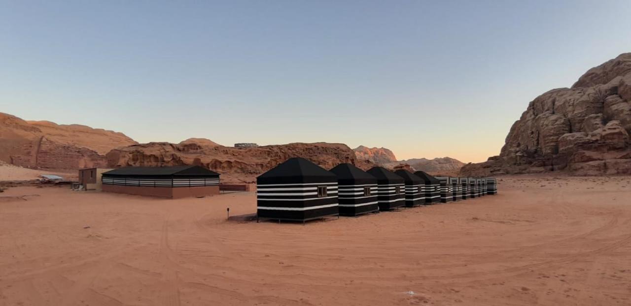 Bedouin Holidays Camp And Jeep Tours วาดิรัม ภายนอก รูปภาพ
