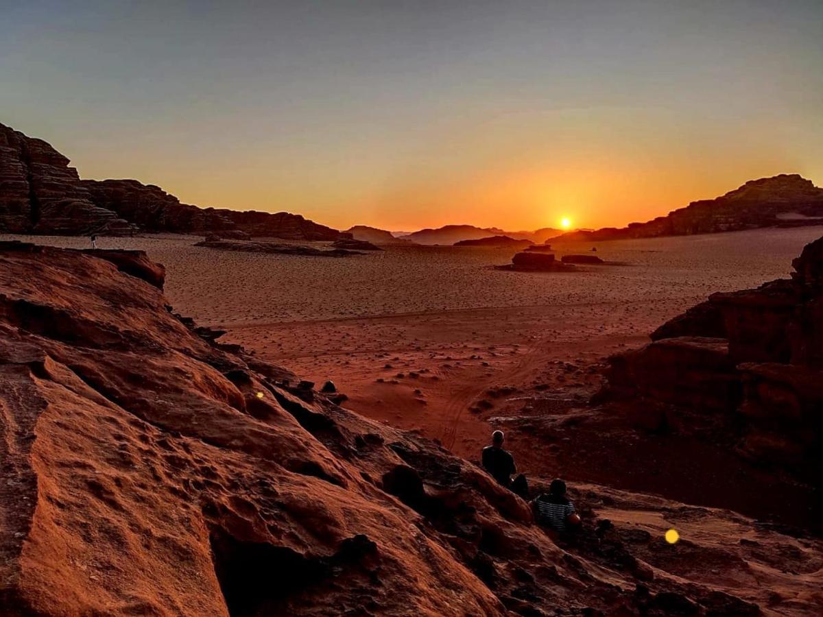 Bedouin Holidays Camp And Jeep Tours วาดิรัม ภายนอก รูปภาพ