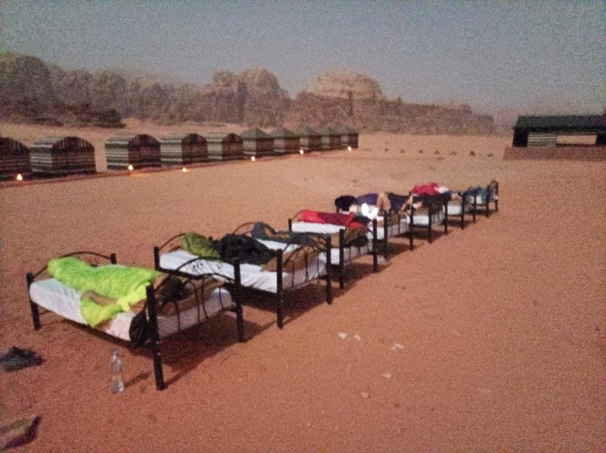 Bedouin Holidays Camp And Jeep Tours วาดิรัม ภายนอก รูปภาพ