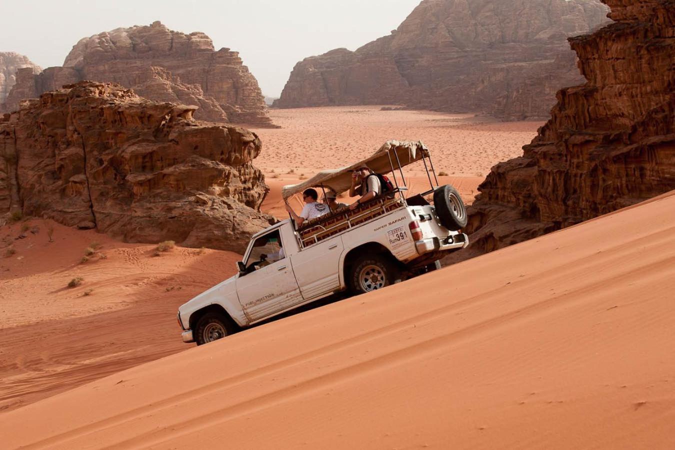 Bedouin Holidays Camp And Jeep Tours วาดิรัม ภายนอก รูปภาพ