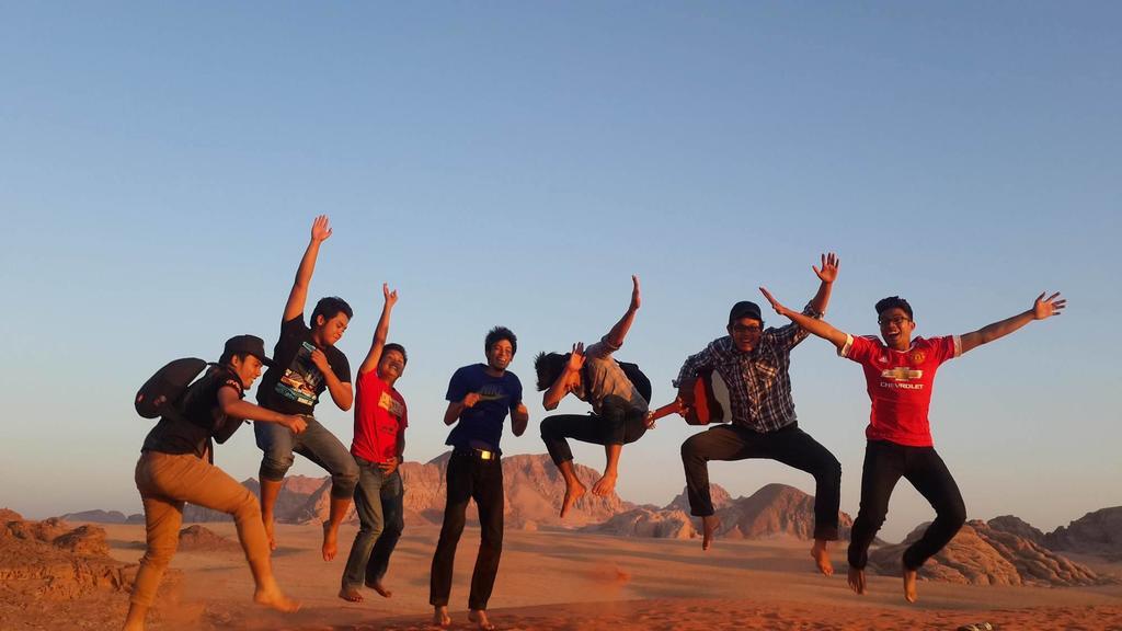 Bedouin Holidays Camp And Jeep Tours วาดิรัม ภายนอก รูปภาพ