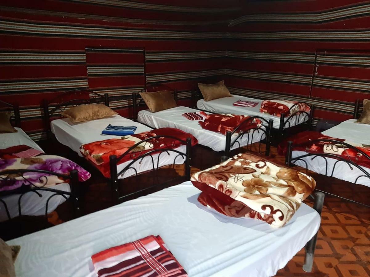 Bedouin Holidays Camp And Jeep Tours วาดิรัม ภายนอก รูปภาพ